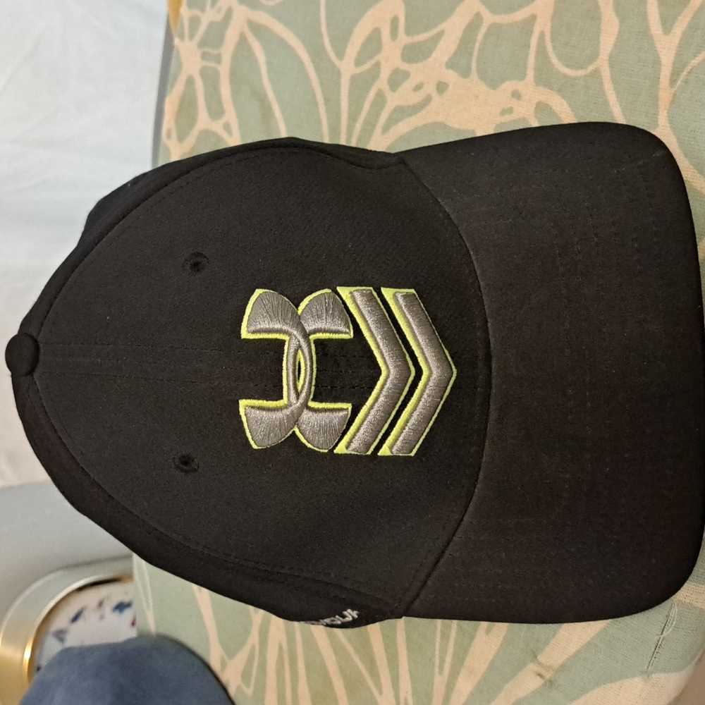 UNDER ARMOUR cap